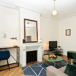 Notre-Dame - 1Br With Balcony - Cityapartmentstay